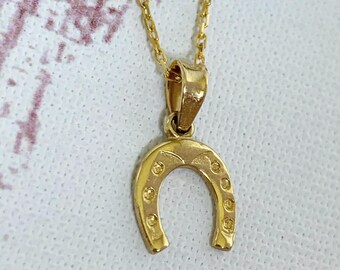 14K Solid Gold, Horse Shoe Pendant, Good Luck Symbol, Minimal Gold Pendant , Horse Shoe Necklace, Mothers Day