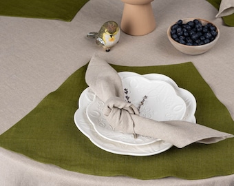 Moss placemats for round table, Wedge shaped placemat set