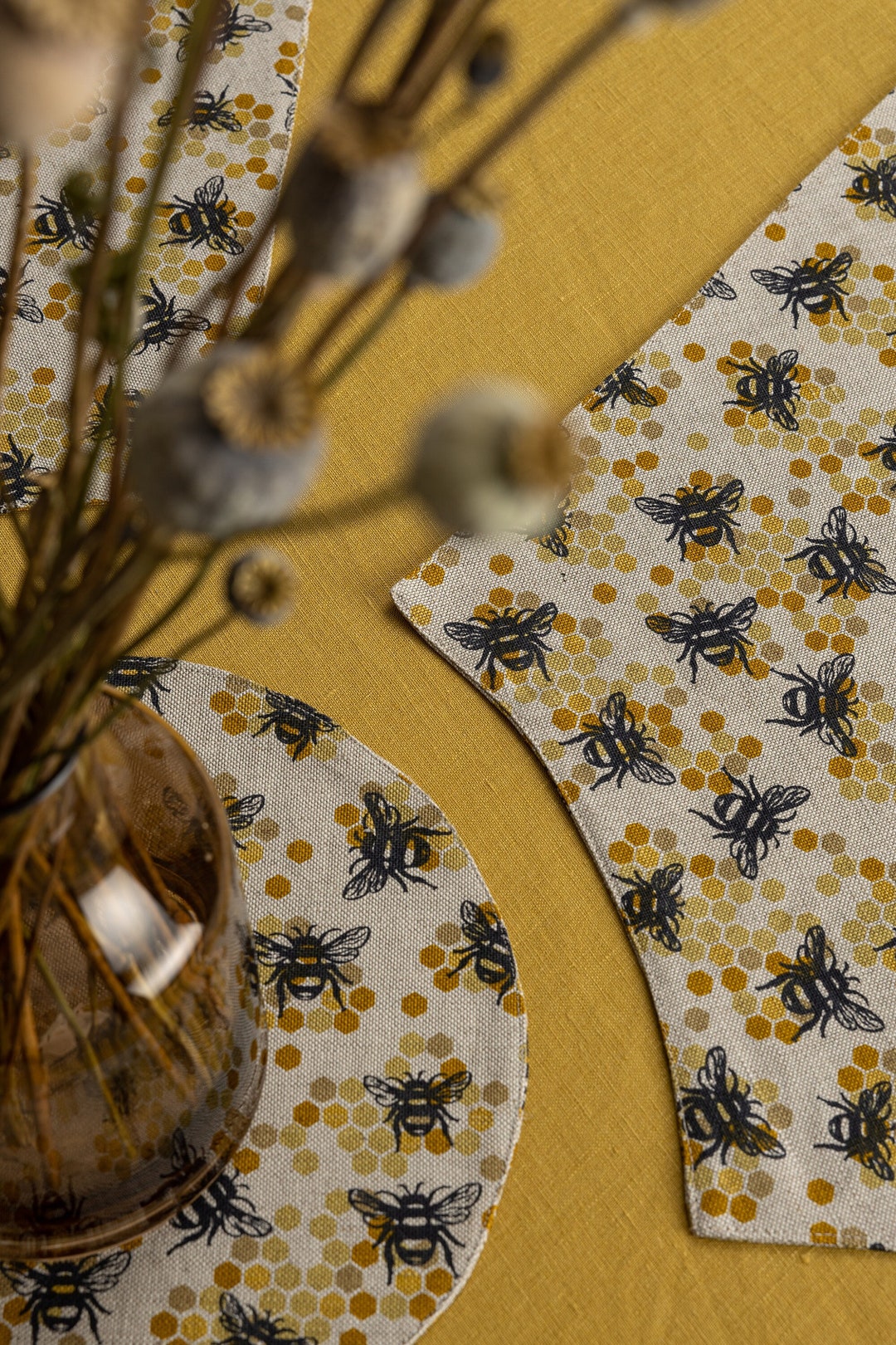 Honeybee Placemat Set for Round Table Bumblebee Reversible Etsy