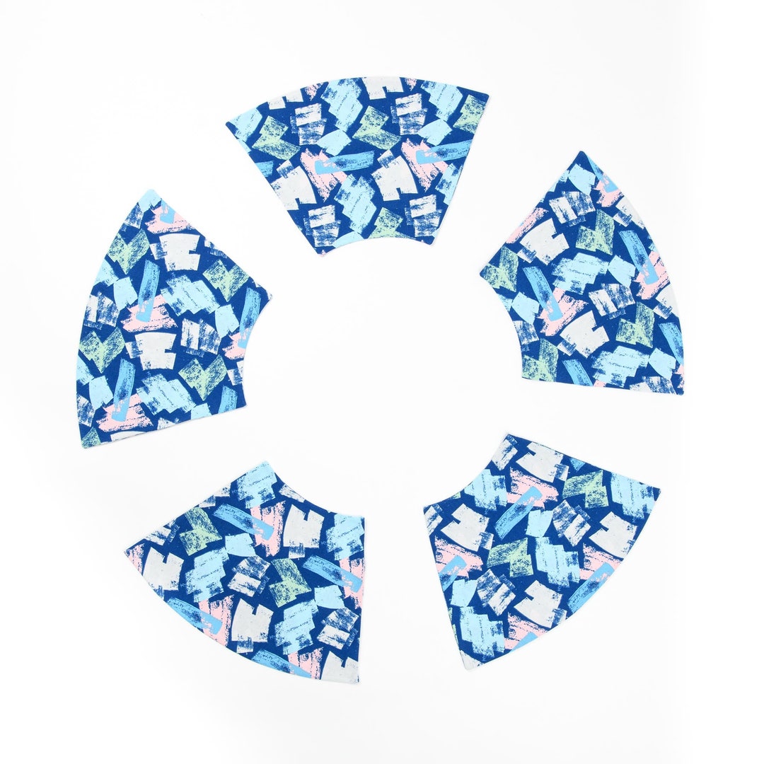 Blue Wedge Placemats for Round Table, Abstract Print Table Linen