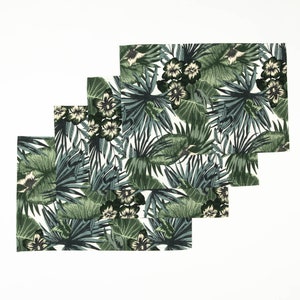 Green Leaf Placemat: Botanical Water Lily Table Decoration