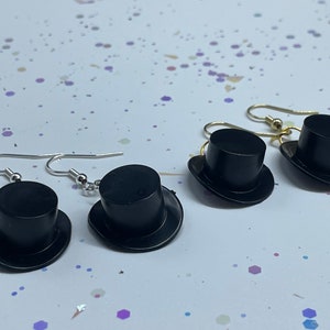 Mini zwarte tophat-oorbellen! In goud + zilver!