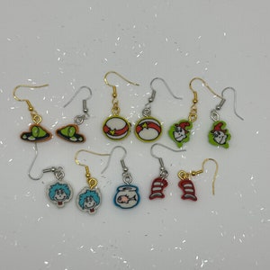Klitzekleine Dr. Seuss Ohrstecker mit dünnem Eraser Material! 6 verschiedene Seuss Icons! Perfekt für Lehrer + Buch, Universal + Seuss-Liebhaber!