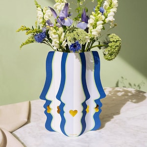 OCTAEVO Beso Paper Vase - Water-Resistant Paper, Eco-Friendly Handmade Decor with Metallic Foil, Made in Spain&quot;