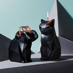 PyroPet Kisa Cat Skeleton Candle - Black | Spooky Cat Candle | Metallic Skeleton | Animal Candle | Geometric Design | Gothic Home Decor