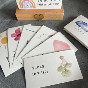 25 Affirmationskarten Motivationskarten Achtsamkeitskarten für Kinder im schönen Aquarellstil mit Kartenhalter aus Vollholz