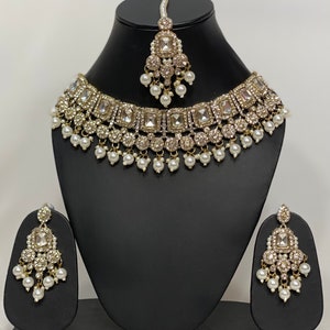 Asian bridal Necklace set earrings mang tikka, wedding party wear indian  style jewellery set in crystal stone gems, antique polish