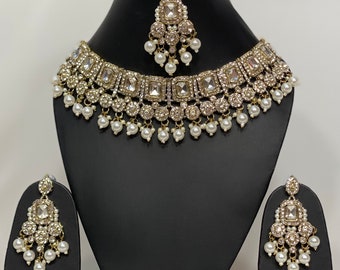 Asian bridal Necklace set earrings mang tikka, wedding party wear indian  style jewellery set in crystal stone gems, antique polish