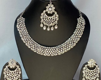Asian wedding party wear Necklace set in silver colour with earrings and mang tikka, indian, Pakistani Bollywood style jewellery set,