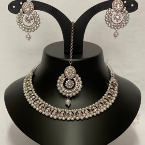Conjunto de collar asiático con pendientes y ropa de fiesta tikka, color plata, conjunto de joyas estilo Bollywood, estilo indio, paquistaní, conjunto elegante imagen 1