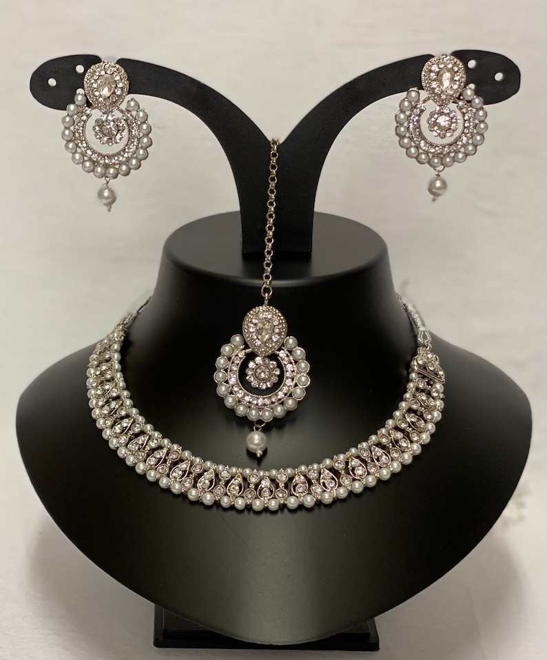 Conjunto de collar asiático con pendientes y ropa de fiesta tikka, color plata, conjunto de joyas estilo Bollywood, estilo indio, paquistaní, conjunto elegante imagen 1
