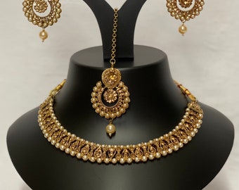 Indiase Aziatische ketting set oorbellen Mang tikka bruiloft feestkleding, goudkleur, Pakistaanse Bollywood-stijl sieraden set strak design