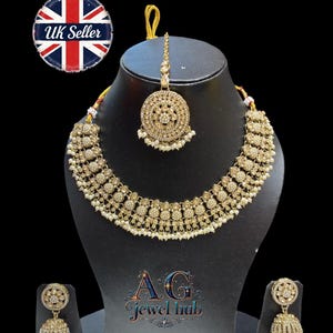 Asian party wear Necklace set with earrings Tikka  jewellery set. Bollywood style jewellery Indian Pakistani  Bollywood style