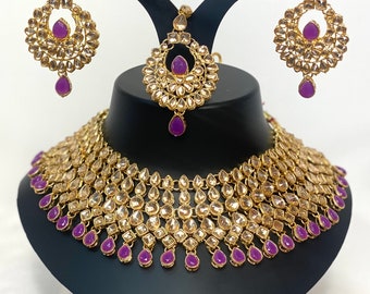 Conjunto de collar de novia asiático en ORO con aretes de color PÚRPURA y tikka, ropa de fiesta Conjunto de joyas de estilo indio, paquistaní, estilo Bollywood