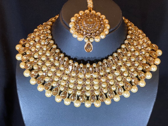 Golden colour sale jewellery set