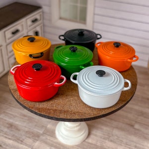 Dollhouse 1/6 or 1/12 scale miniature cooking pot 6 colors