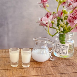 Dollhouse 1/12 scale miniature milk jug and 2 glasses