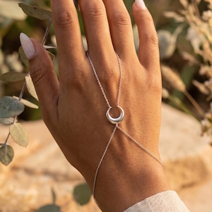 Halbmond-Handkette aus 925er Silber: Zartes himmlisches Sahmeran-Armband, Silberschmuck für die Hände