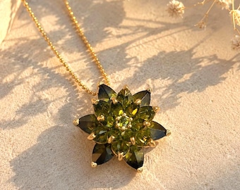 Peridot Lotus Necklace, August Birthstone Necklace, Green Peridot Pendant, Floral Necklace, Gold Peridot Necklace, Unique Gift Women