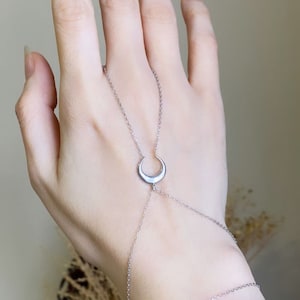 Silver Crescent Moon Hand Chain, Dainty Sahmeran Bracelet,  Moon Phase Slave Bracelet, Celestial Finger Harness Jewelry for Women