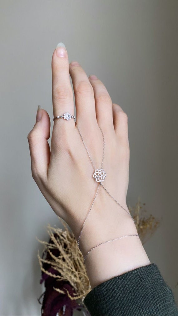 Delicato gioiello da mano con catena in argento italiano bracciale con catena sottile ad anello Sahmaran regalo per la sposa idee regalo per la festa della mamma e il compleanno Etsy