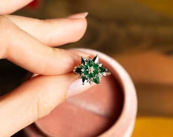 Emerald Lotus Ring, Solid Gold Emerald Jewelry, Anniversary Emerald Lotus, Green Lotus Jewelry, Gift for Wife, Unique Gift Women, Gold Lotus