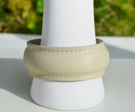 PU Leather Cream White 28mm Wide 70mm Adjustable Bangle  display picture 1