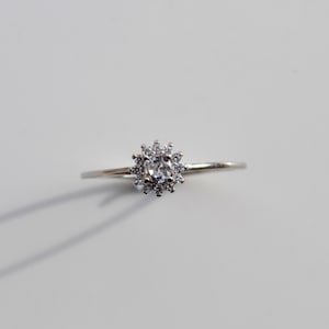 Sterling Silver 925 Silver Coloured or Yellow Gold Plated Coloured CZ Set Flower Open Ring Size N Adjustable