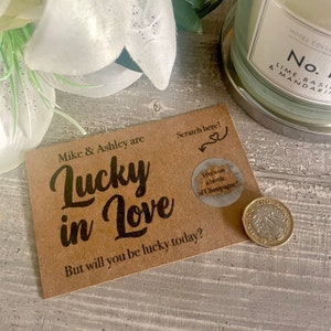 Gratta e Vinci per Matrimonio, Fortunato In Amore, Bomboniere Personalizzate per Matrimonio, Personalizzato, Gratta e Scopri, Carta da Regalo per Matrimonio in Carta Kraft Riciclata