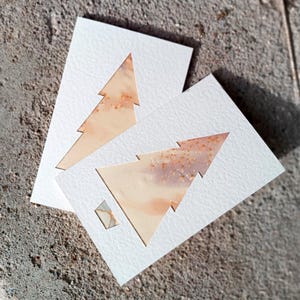 Carte de voeux avec sapin de Noël, carte postale peinte à la main, carte unique avec insert en soie, carte textile faite main, jeu de cartes de voeux de Nouvel An