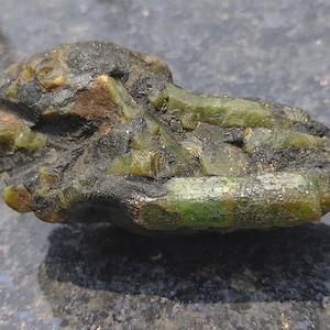 CRYSTALLIZE EMERALD GEMSTONE - natural zambian emerald and black tourmaline raw gemstone,wholesale natural beautiful raw crystallize emerald