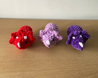 DINOSAURO all'uncinetto pupazzo / peluche triceratopo amigurumi