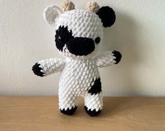 MUCCA all’uncinetto pupazzo peluche amigurumi animale fattoria fatto a mano