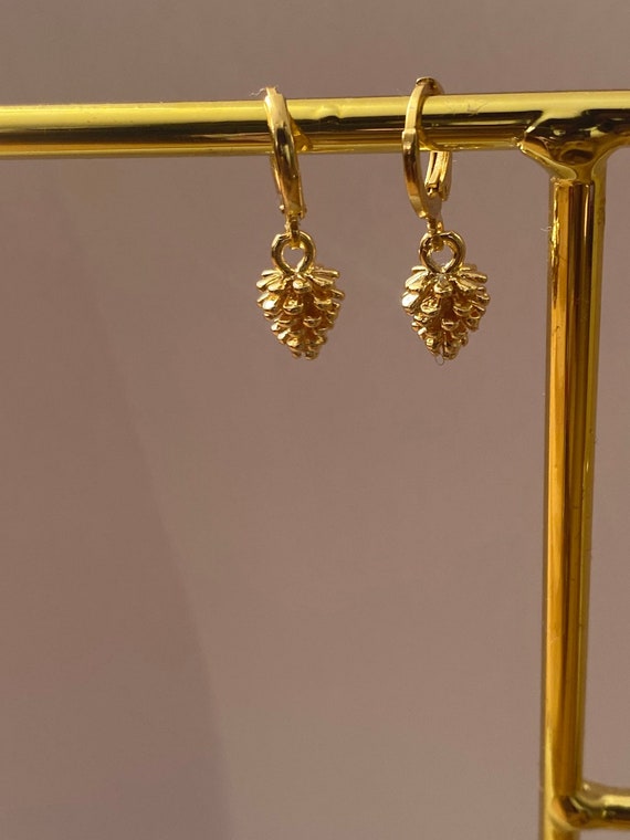 Pinecone huggie hoop earrings mini hoop earrings gold Autumn earrings earrings for fall 18k gold plated huggie hoops woodland jewellery