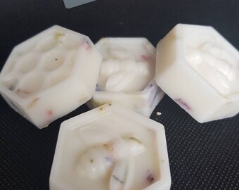 Myrrh & Tonka wax melts and chunky snap bars