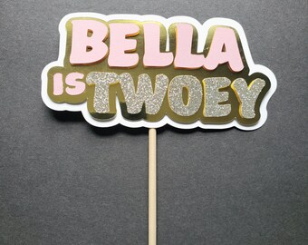 Twoey cake topper with custom name. customizable Twoey cake topper. 3D topper