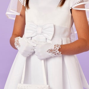 Martha White / Ivory Satin Communion Gloves