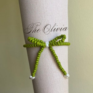 Olive bead stretch bracelet with pearl beading