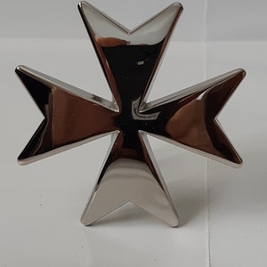 Maltese cross polished brass belt buckle brand new Anastasi design