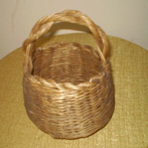 vintage  antique primitive farmhouse wooden basket.