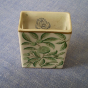 Herend porcelain Hungary matchbook holder green and gold  forest chicks