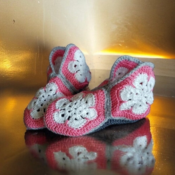 Hüttenschuhe, Hausschuhe für Kinder, gehäkelt aus Grannysquare Gr. 26/27Handarbeit,neu