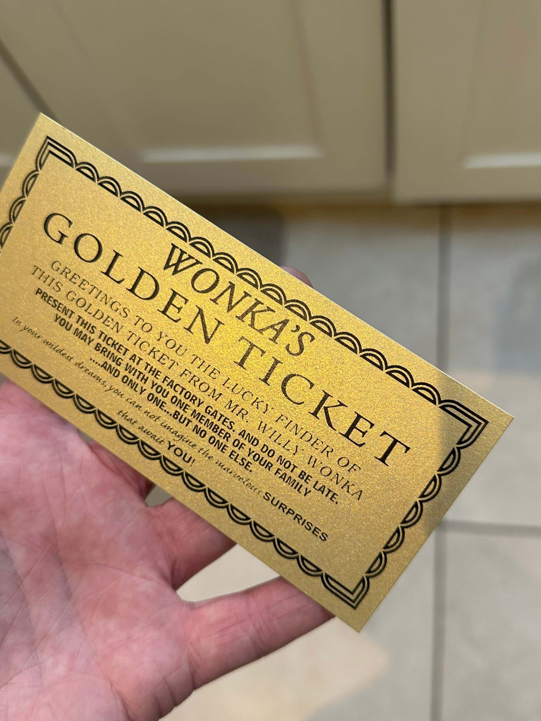 personalised just for you Wonka Replica Lot de 2 barres de chocolat de 100  g avec ticket doré à l'intérieur : : Epicerie