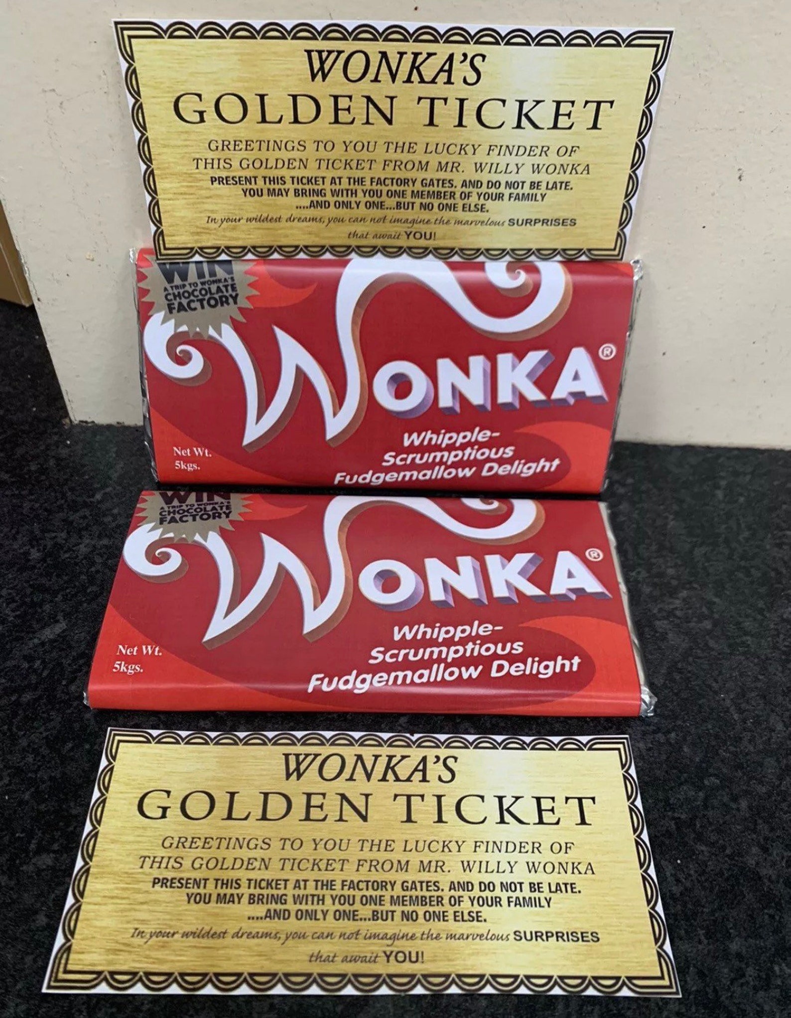 Willy Wonka Chocolate 2005 Replica BIG Bar Gift Novelty Item Golden