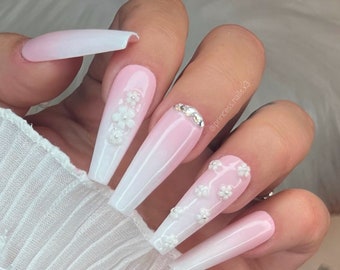 Press on Nails Babyboomer blümchen klassisch rosa weiß boomer