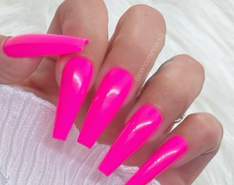 Press on Nails knalliges Barbie Pink basic