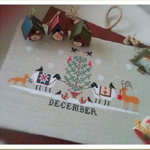 Counted Cross Stitch Pattern - Heroic Ewes Christmas by Twin Peak Primitives, 8 1/2" x 11" cardstock booklet, 20 count