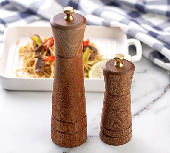 Simple Wooden Pepper Grinder 1 Piece