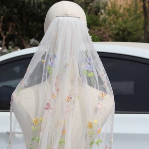 Flower wedding veil,wildflower veil,floral veil embroidered,floral veil,Floral bridal veil,floral wedding veil,unique wedding veil long