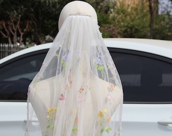 Flower wedding veil,wildflower veil,floral veil embroidered,floral veil,Floral bridal veil,floral wedding veil,unique wedding veil long